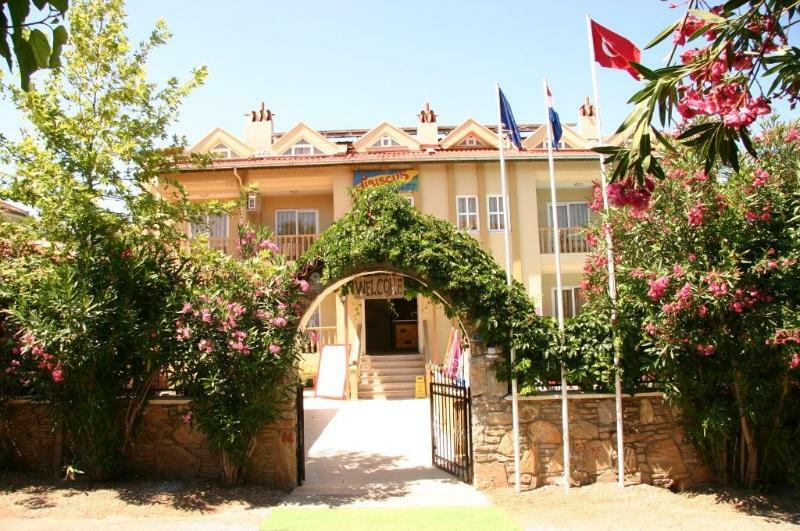 Hibiscus Apartments 马尔马里斯 外观 照片